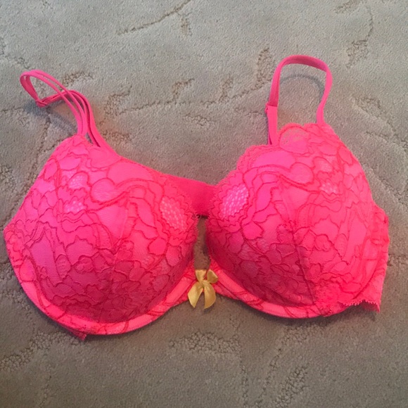 Victoria’s secret very sexy push-up 34C - Picture 1 of 4